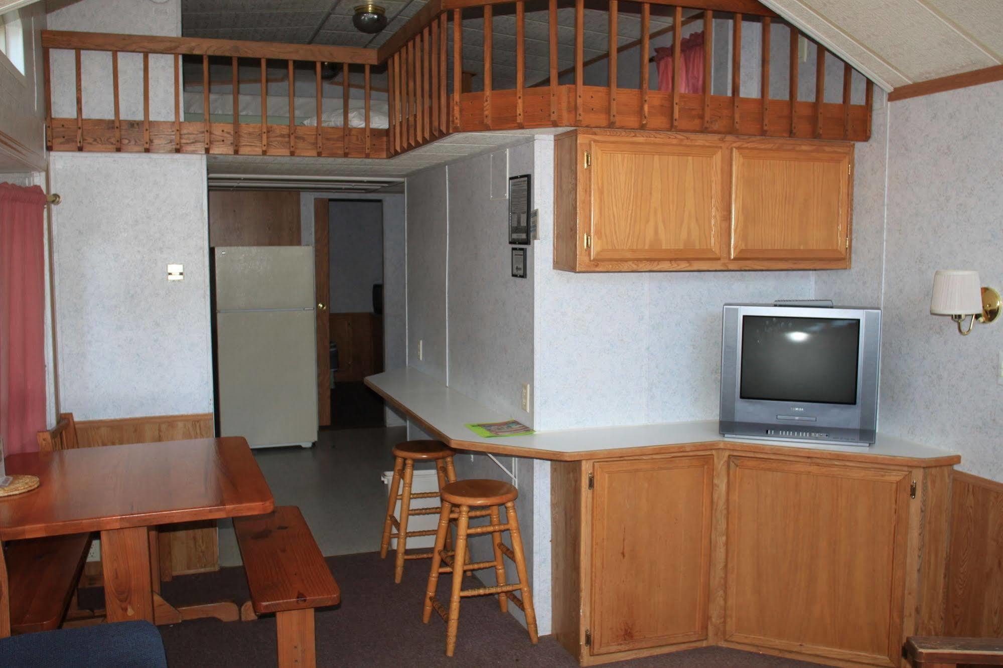 Circle M Rv & Camping Resort - Caravan Park Millersville Buitenkant foto