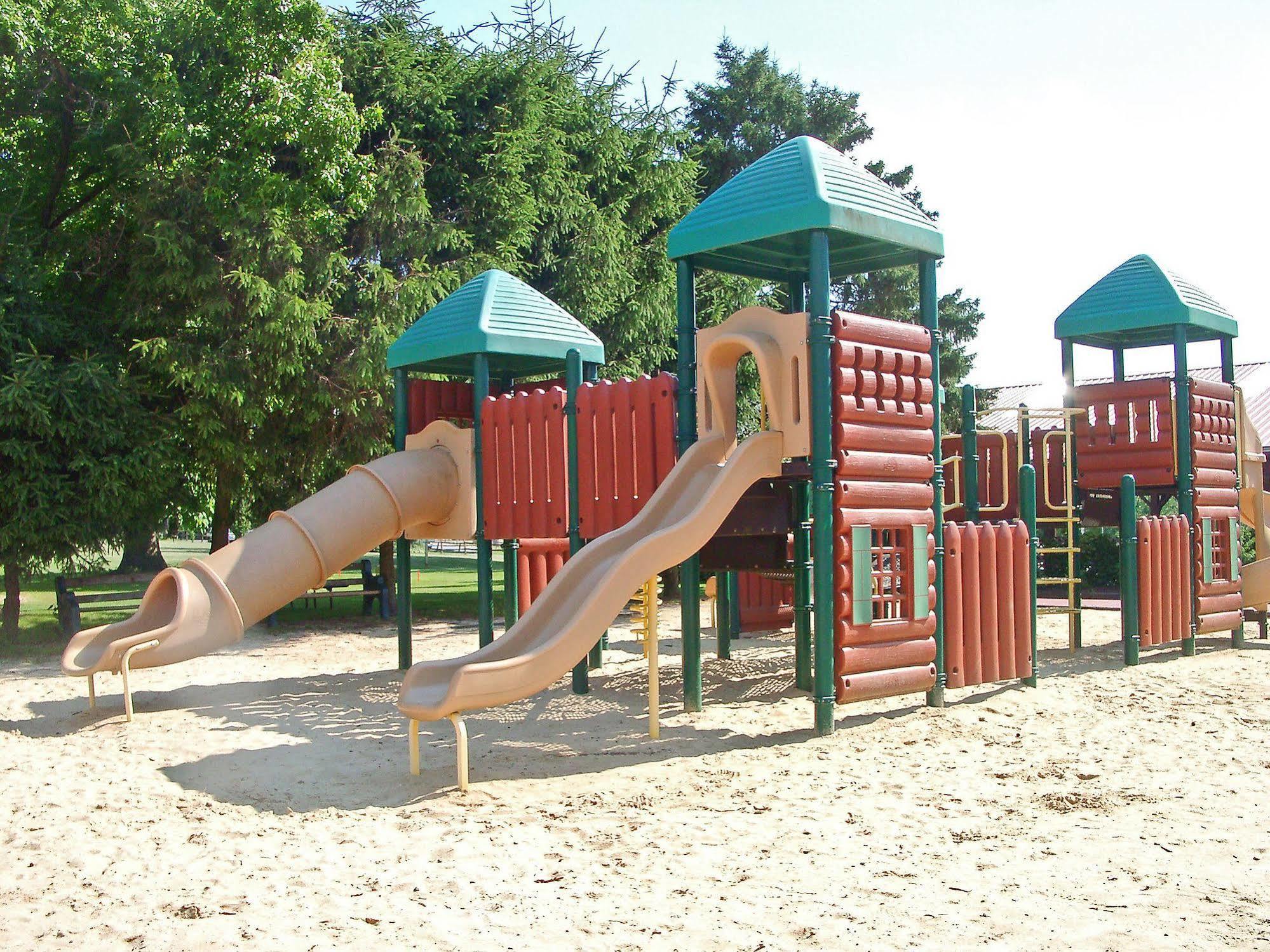 Circle M Rv & Camping Resort - Caravan Park Millersville Buitenkant foto