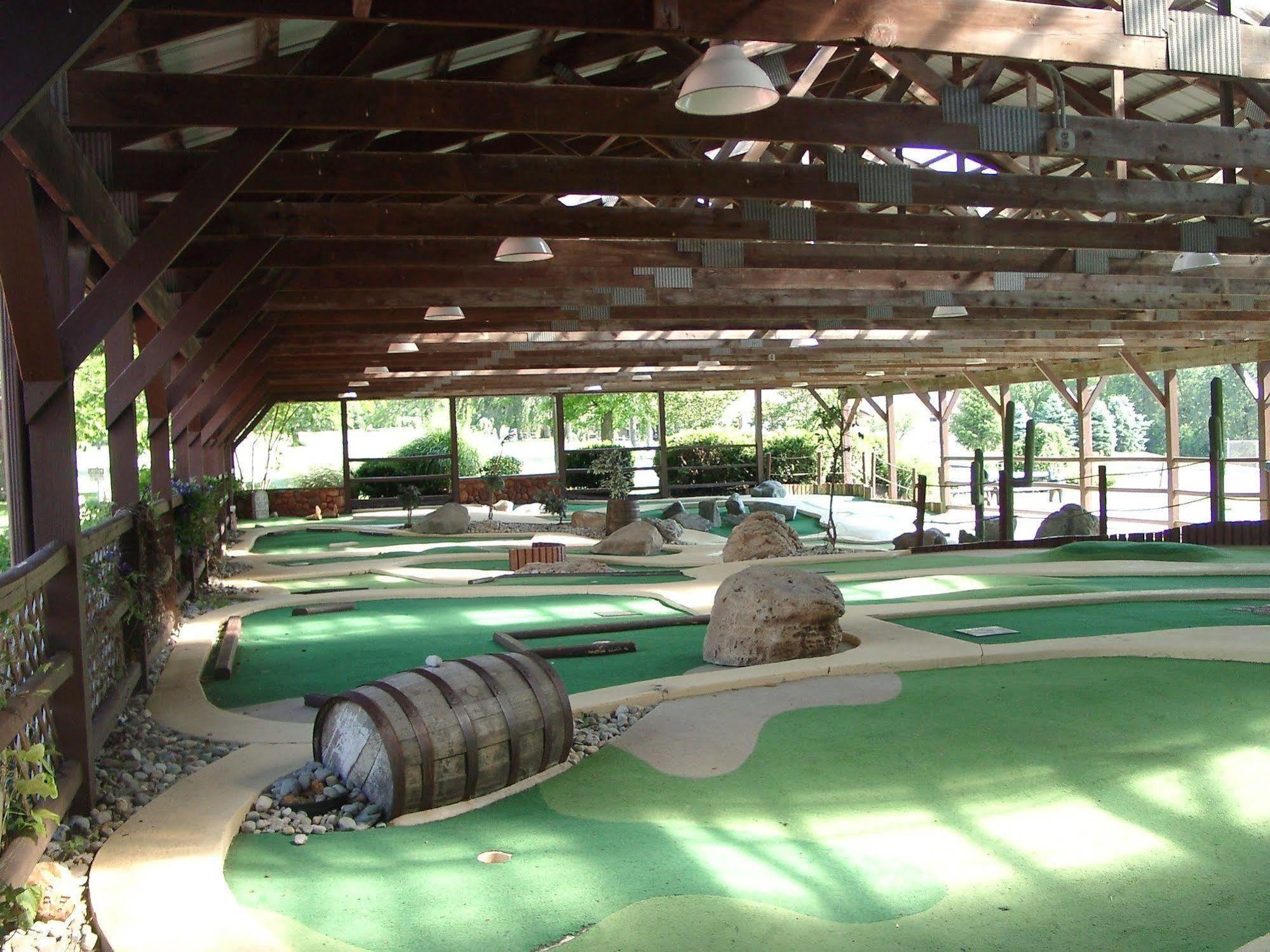 Circle M Rv & Camping Resort - Caravan Park Millersville Buitenkant foto
